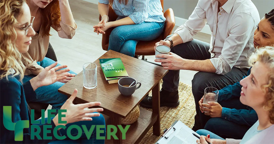 8 Benefits to Going to a Life Recovery Group